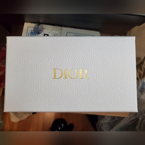Miss DIOR Around the World Gift Set, Dior Refillable perfume Bucket Travel Bag - Picture 6 of 7